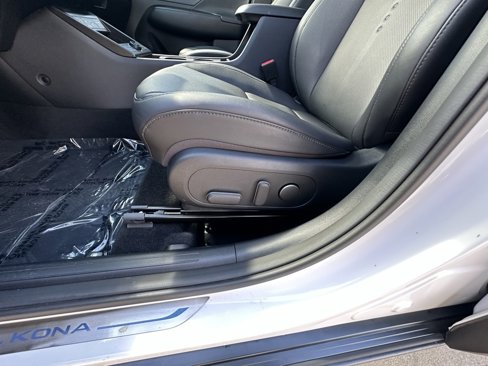 Used 2025 Hyundai Kona Limited image 26