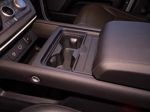 New 2024 Land Rover Defender 110 S image 32