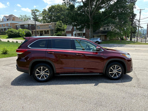 Used 2017 Toyota Highlander XLE image 11