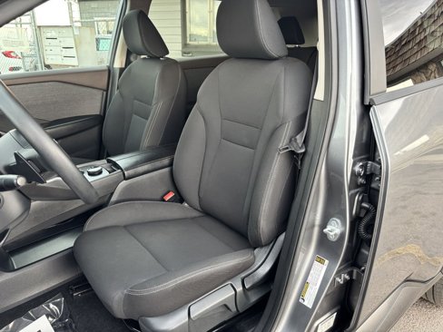 Used 2023 Nissan Rogue S image 13