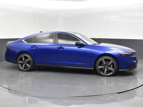 Used 2023 Honda Accord Sport image 4