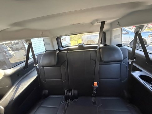 Used 2018 Chevrolet Suburban LT image 26