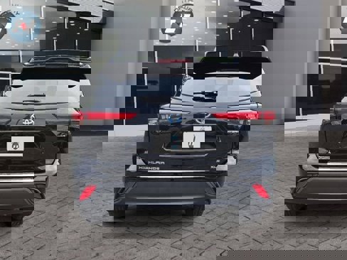Used 2022 Toyota Highlander XLE image 4