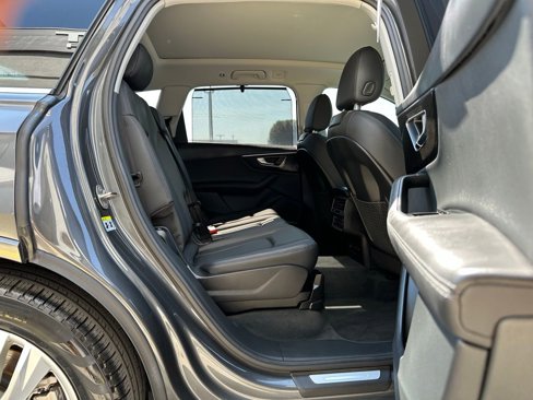 Used 2023 Audi Q7 3.0T Prestige image 38