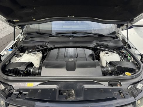 Used 2019 Land Rover Discovery SE image 5