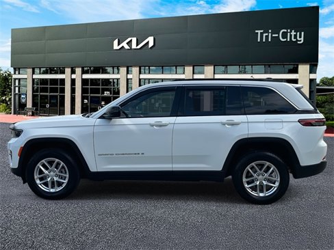 Used 2024 Jeep Grand Cherokee Laredo X w/ Luxury Tech Group I image 4