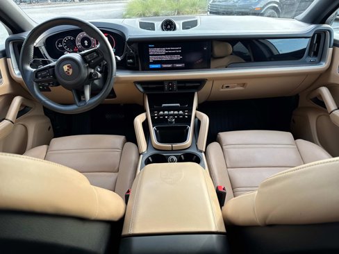 Certified 2024 Porsche Cayenne Coupe image 16