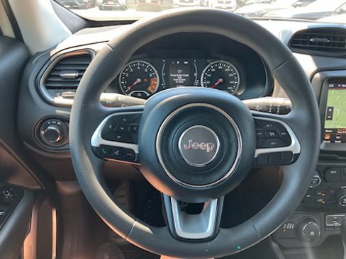 Used 2023 Jeep Renegade Latitude image 14