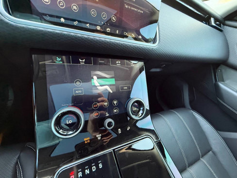 Used 2019 Land Rover Range Rover Velar S image 40