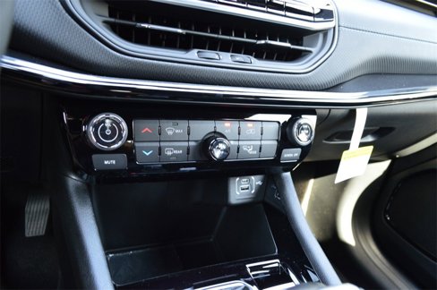 New 2026 Jeep Compass Latitude image 22