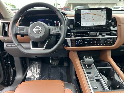 Used 2024 Nissan Pathfinder Platinum w/ Cargo Package image 47