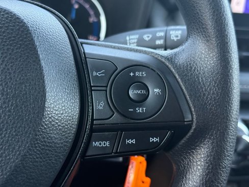 Used 2024 Toyota RAV4 LE image 29