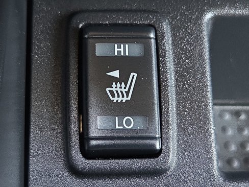 Used 2021 Nissan Titan SV w/ SV Convenience Package image 18