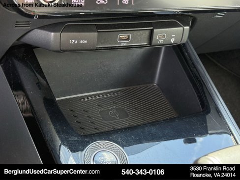 Used 2023 Kia Niro EX image 23