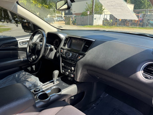 Used 2019 Nissan Pathfinder SV image 20