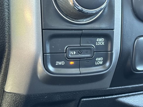 Used 2022 RAM 1500 Classic SLT image 17