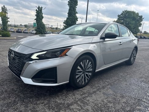 Used 2024 Nissan Altima 2.5 SV image 16