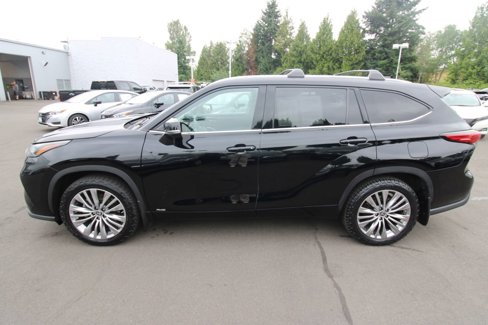 Used 2022 Toyota Highlander Platinum image 2