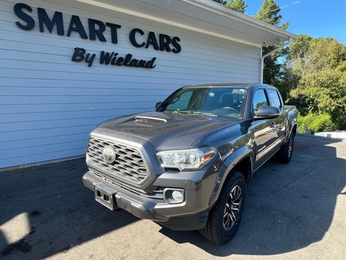 Used 2020 Toyota Tacoma TRD Off-Road image 1
