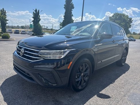 Used 2024 Volkswagen Tiguan SE image 15