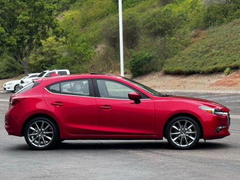 Used 2018 MAZDA MAZDA3 Grand Touring image 16