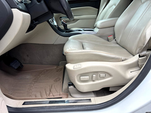 Used 2013 Cadillac SRX Luxury image 11