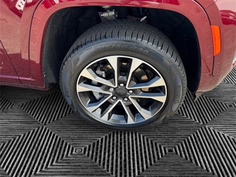 Certified 2023 Jeep Grand Cherokee L Overland w/ Luxury Tech Group IV image 15