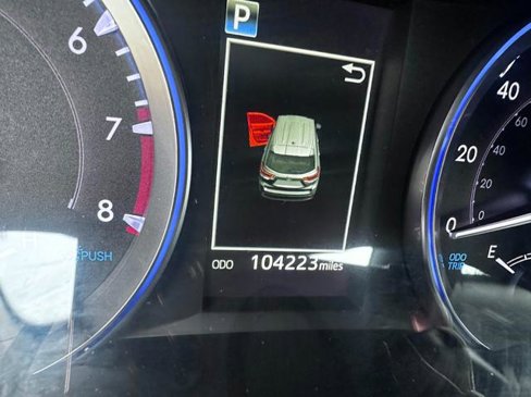 Used 2019 Toyota Highlander SE image 18