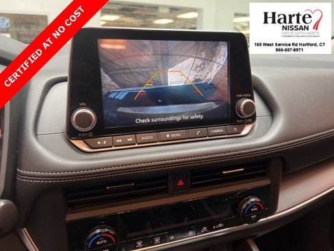 Used 2024 Nissan Rogue SV image 10