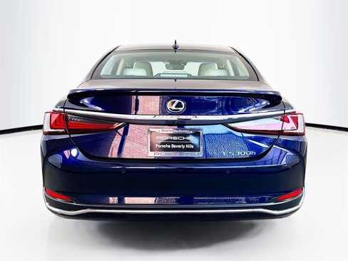 Used 2023 Lexus ES 300h w/ Luxury Package image 10