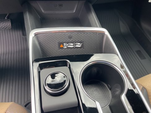 New 2026 Chevrolet Equinox ACTIV w/ LPO, Floor Liner Package image 27