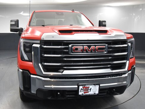 Used 2024 GMC Sierra 2500 SLE image 10