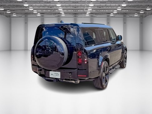 New 2025 Land Rover Defender 130 X-Dynamic SE image 5