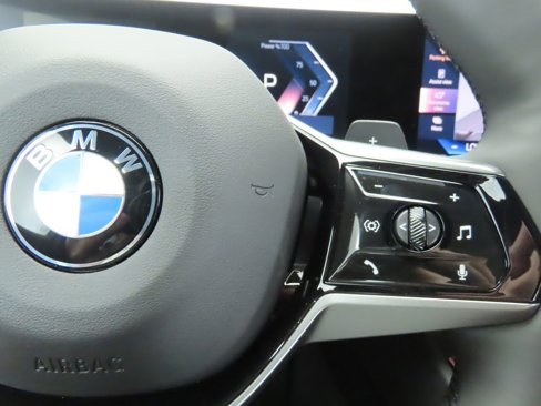 Used 2025 BMW 530i w/ Premium Package image 12