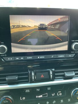 Used 2022 Nissan Pathfinder SV image 18
