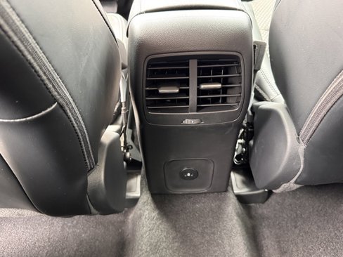 Used 2025 Ford Escape SE image 31
