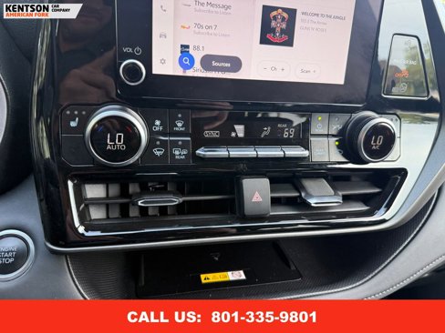 Used 2025 Toyota Highlander XLE image 30