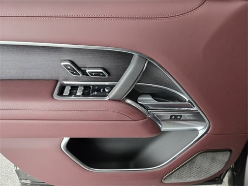 Certified 2024 Land Rover Range Rover Autobiography image 21