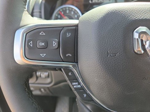 Used 2025 RAM 1500 Laramie image 25