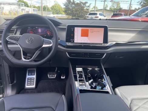 New 2025 Volkswagen Atlas Peak Edition SE image 16