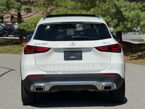 Used 2021 Mercedes-Benz GLA 250 4MATIC w/ Premium Package image 5