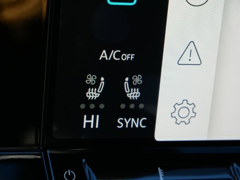 New 2025 Volkswagen Atlas Cross Sport SE image 10