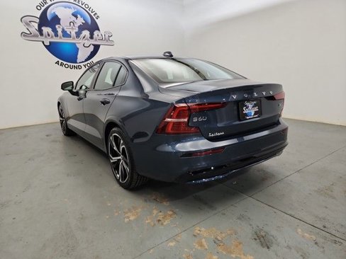 Used 2024 Volvo S60 B5 Core image 7