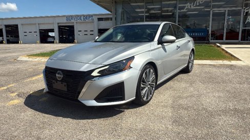 Used 2023 Nissan Altima 2.5 SL image 1