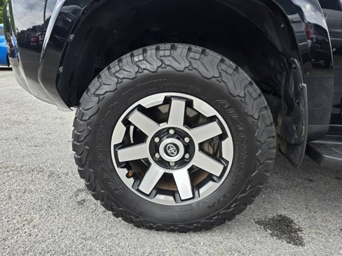 Used 2018 Toyota 4Runner TRD Off-Road Premium image 7