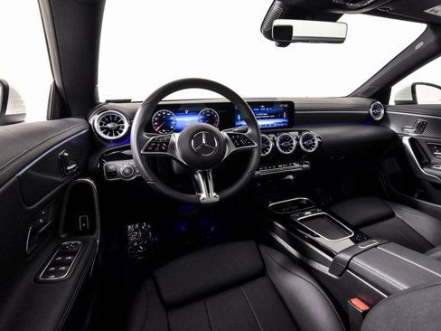 Certified 2025 Mercedes-Benz CLA 250 image 18