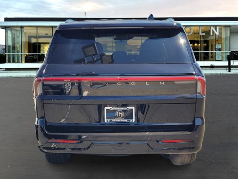 New 2025 Lincoln Navigator Reserve image 5