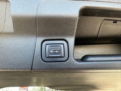 Used 2021 GMC Acadia AT4 image 23
