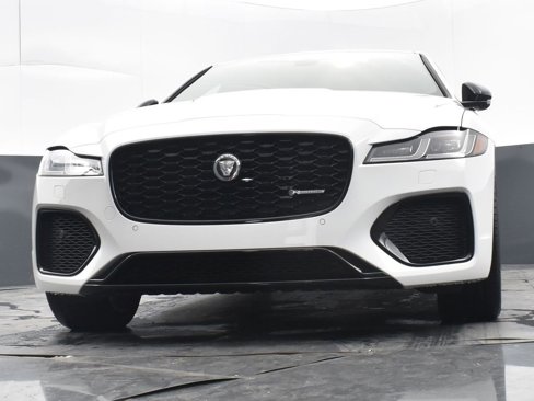 Used 2024 Jaguar XF R-Dynamic SE image 27