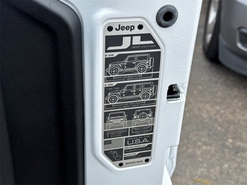 New 2025 Jeep Wrangler Unlimited Rubicon image 14